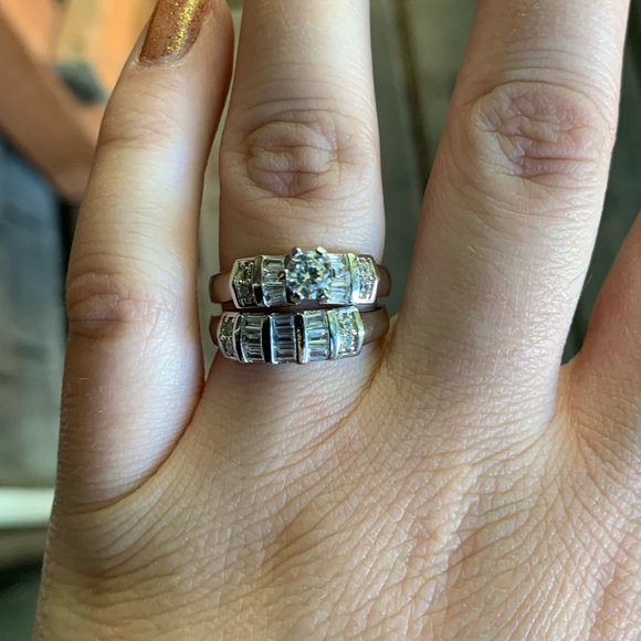 STERLING SILVER SIMULATED DIAMOND WEDDING SET - Picture 9 of 14